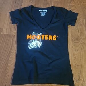 Hooters xs Black T-shirt